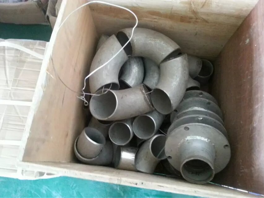 喷泉设备不锈钢弯头法兰片